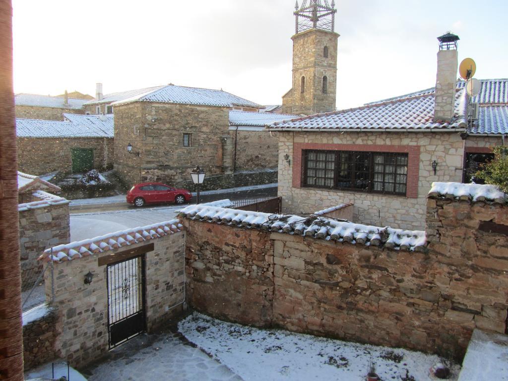 La Posada De Toribia Val De San Lorenzo Eksteriør billede
