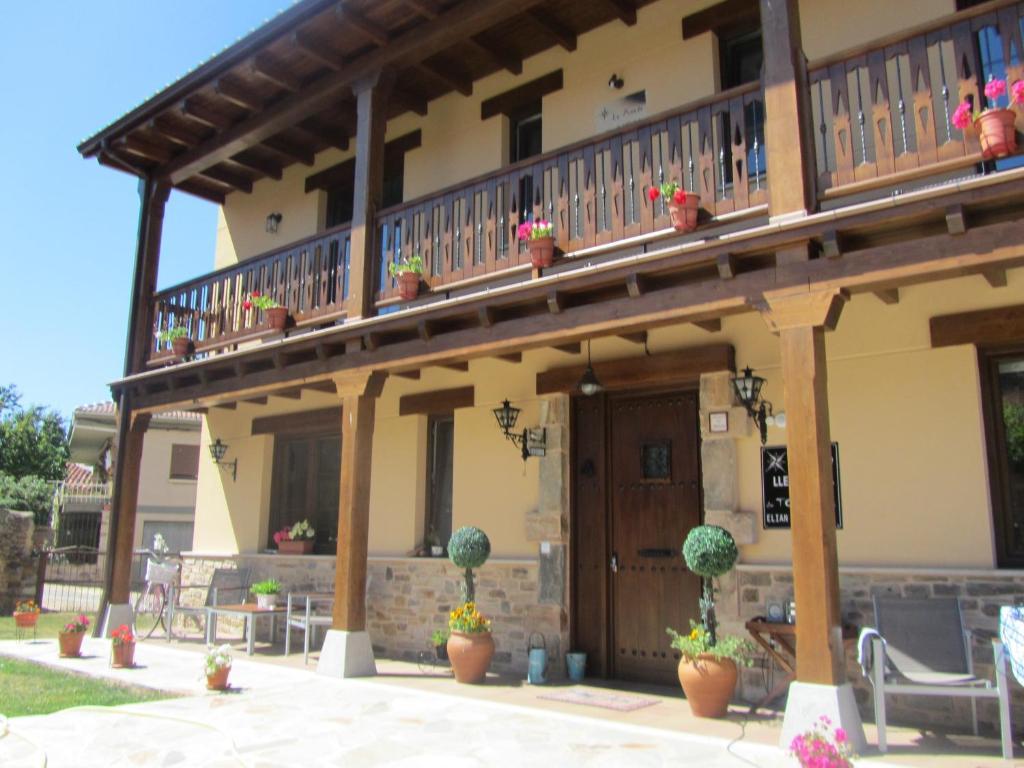 La Posada De Toribia Val De San Lorenzo Eksteriør billede