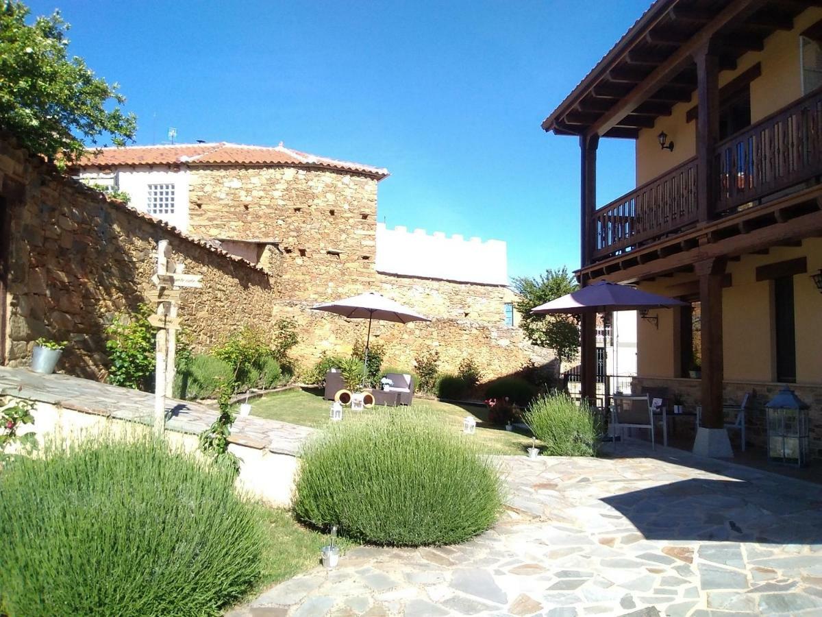 La Posada De Toribia Val De San Lorenzo Eksteriør billede